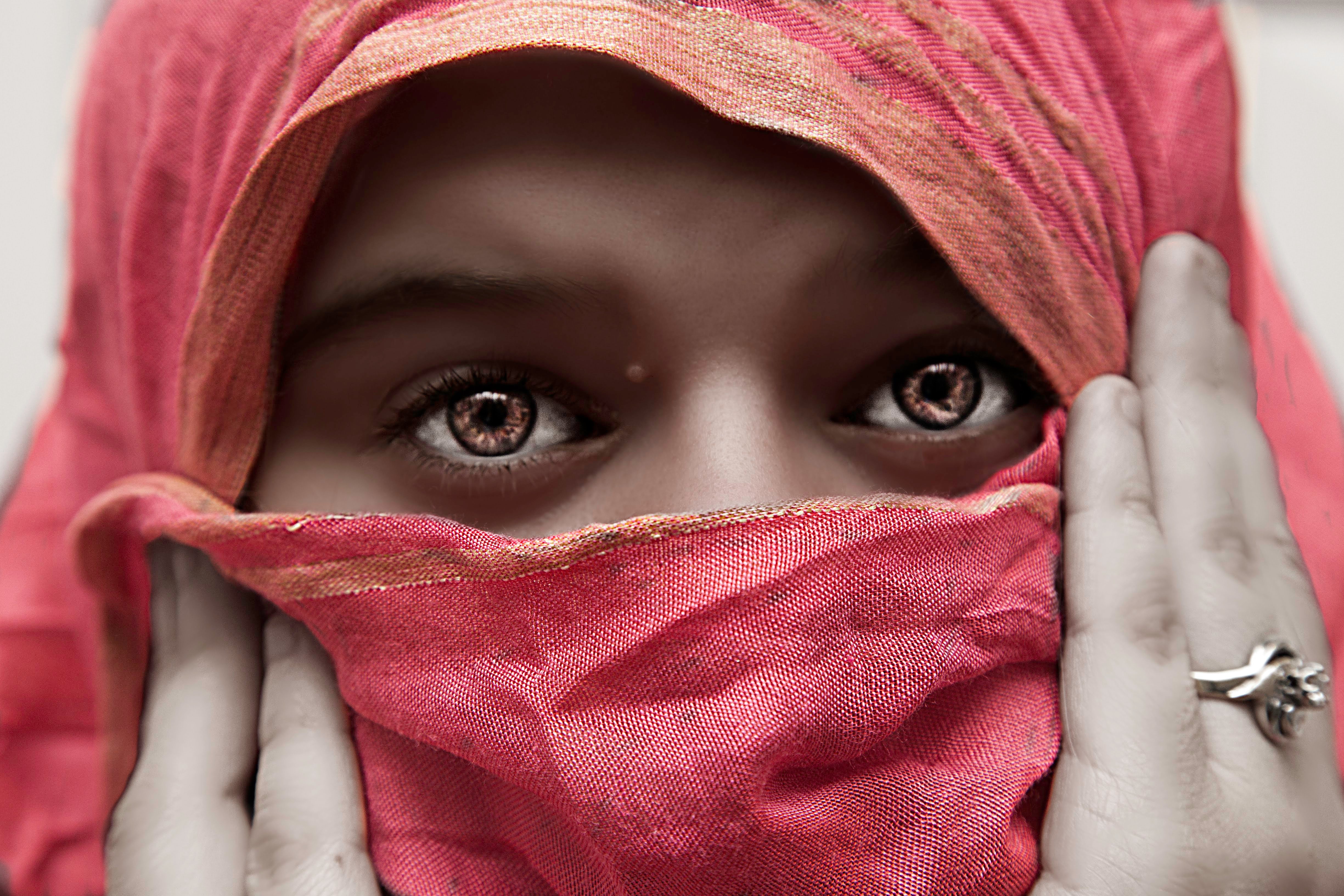 HabibiBeautifulEyes-1