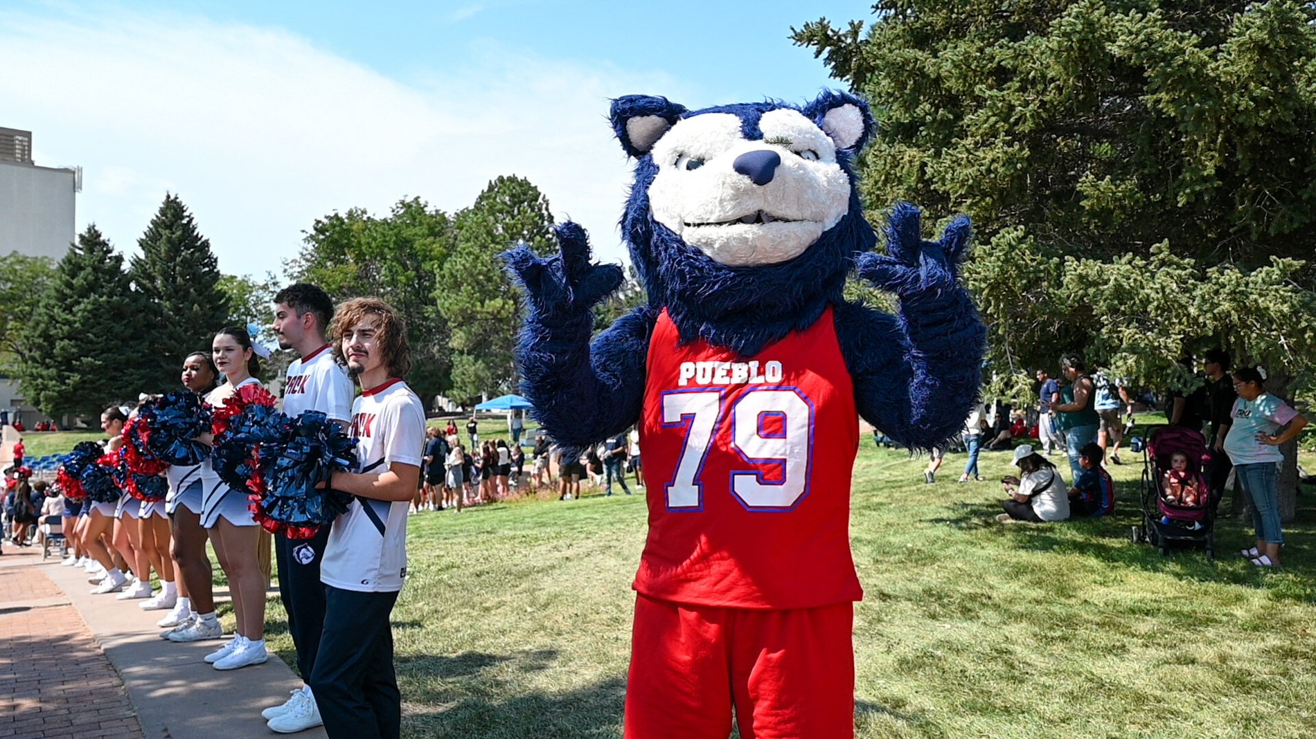 The ThunderWolves mascot welcomes the class, Perfectionshoots university event photography