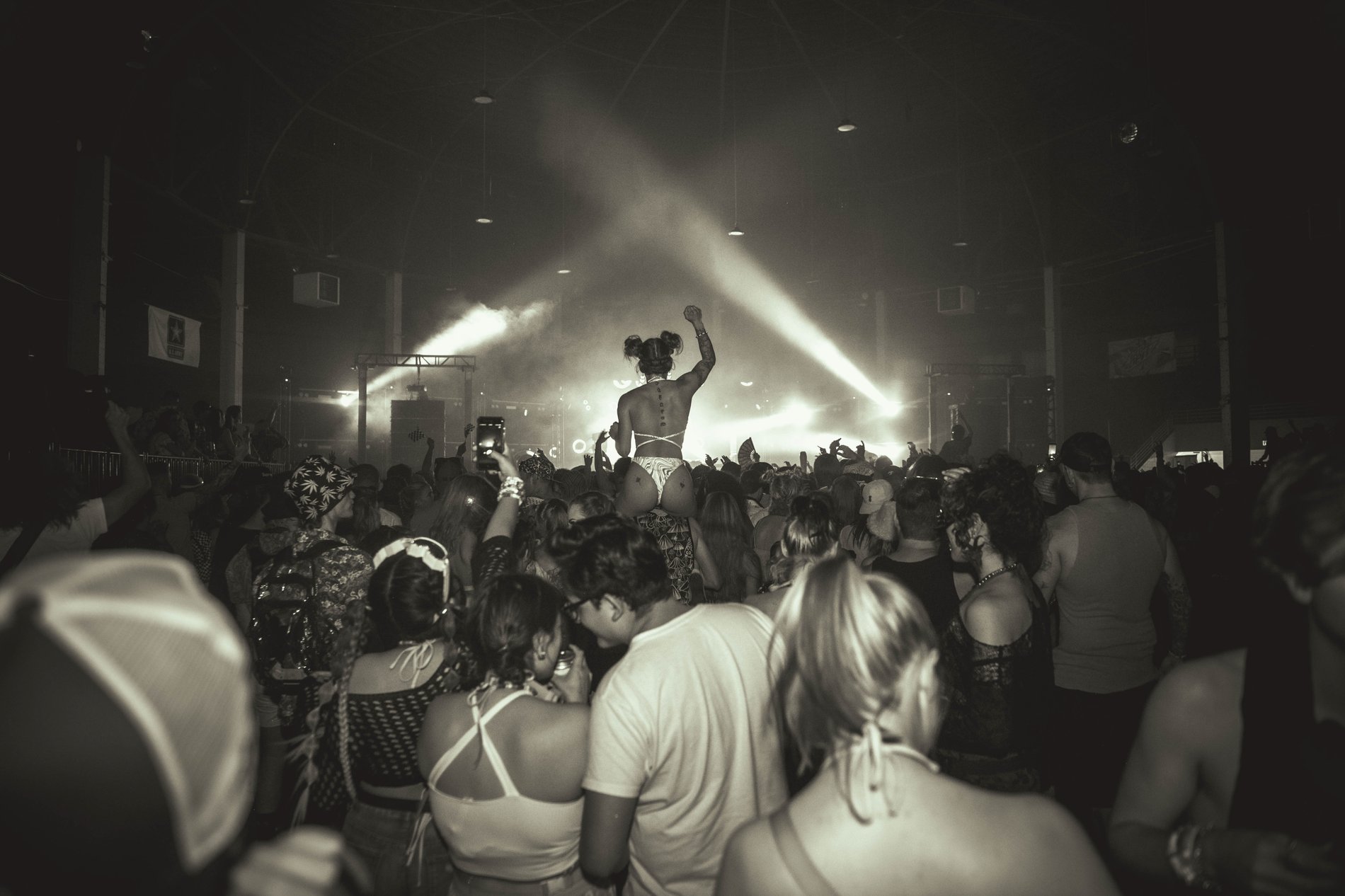 A concert crowd in black and white, Perfectionshoots Colorado event photography