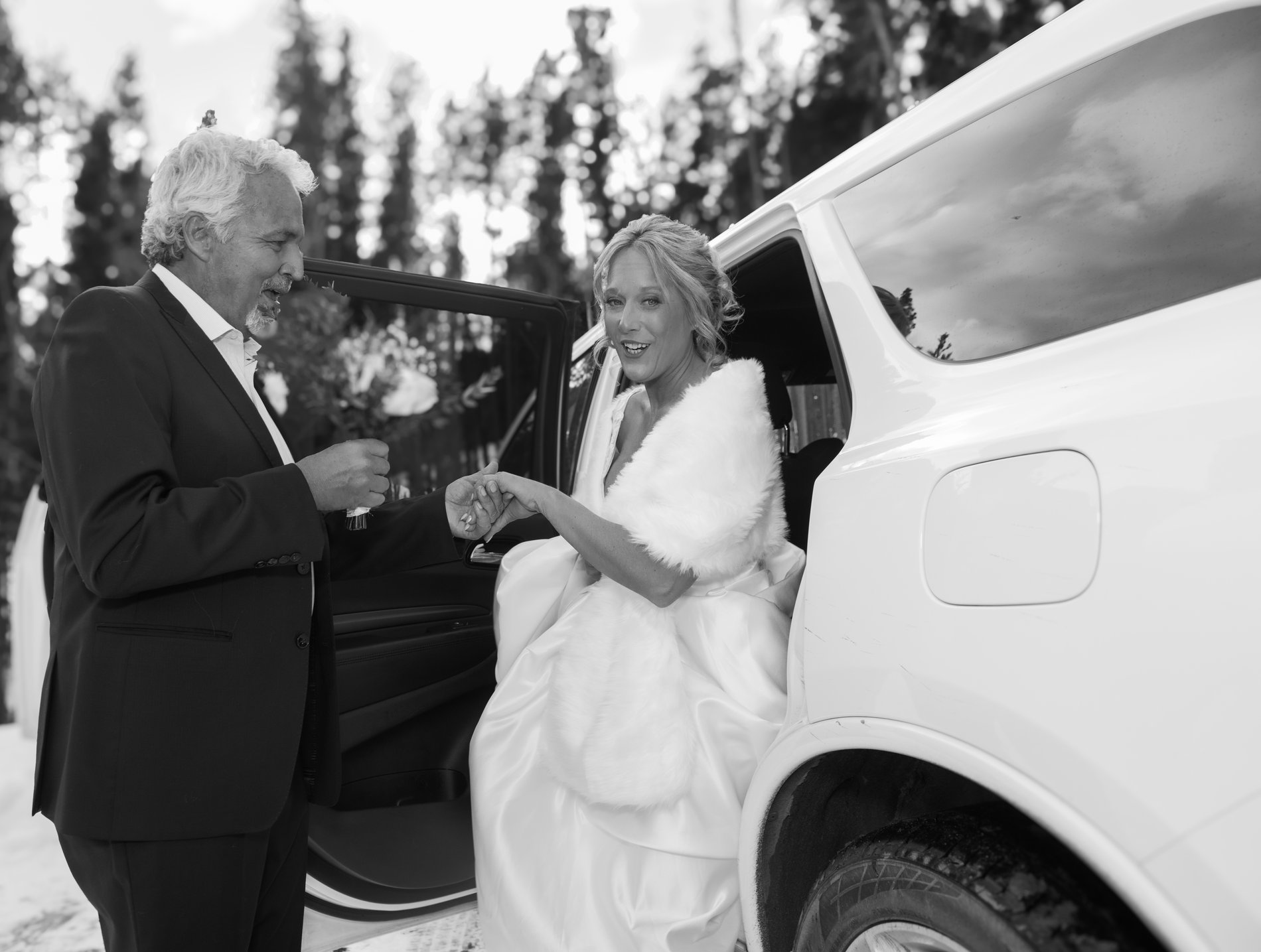 A bride arriving on her winter wedding day